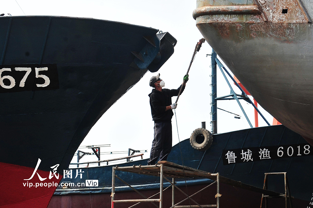 山東青島：加緊漁船維護 備戰海上開漁生產【3】