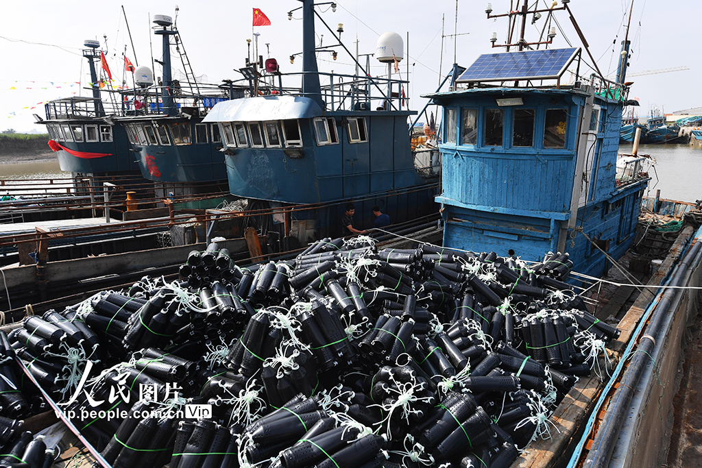 山东青岛：加紧渔船维护 备战海上开渔生产【6】