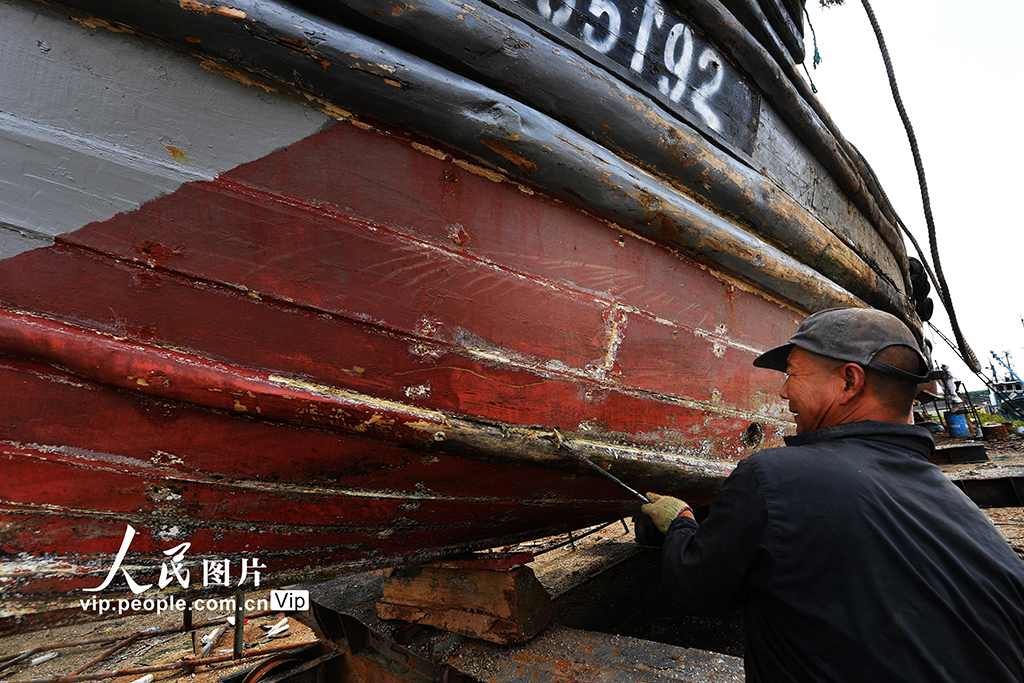 山東青島：加緊漁船維護 備戰海上開漁生產【4】