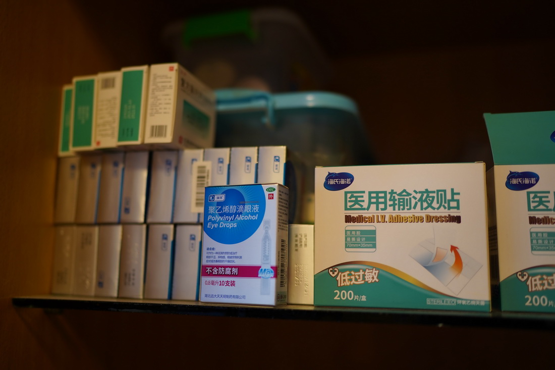 這是王磊患病期間使用的醫療用品（8月23日攝）。新華社記者 周密 攝
