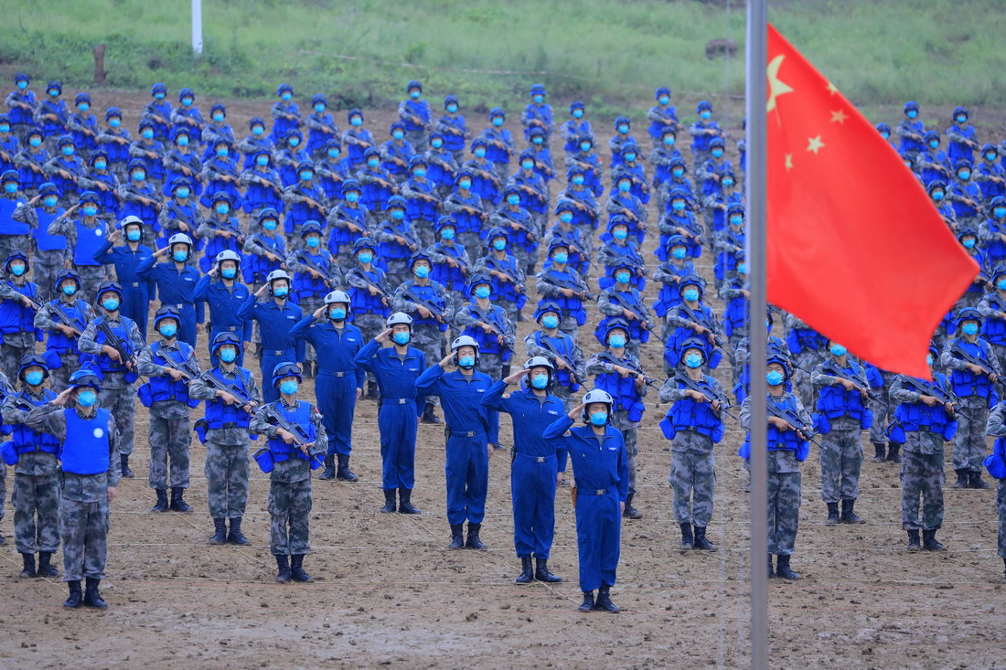9月6日，在“共同命運-2021”國際維和實兵演習開始儀式上，中國參演官兵整齊列隊。新華社記者 劉芳 攝