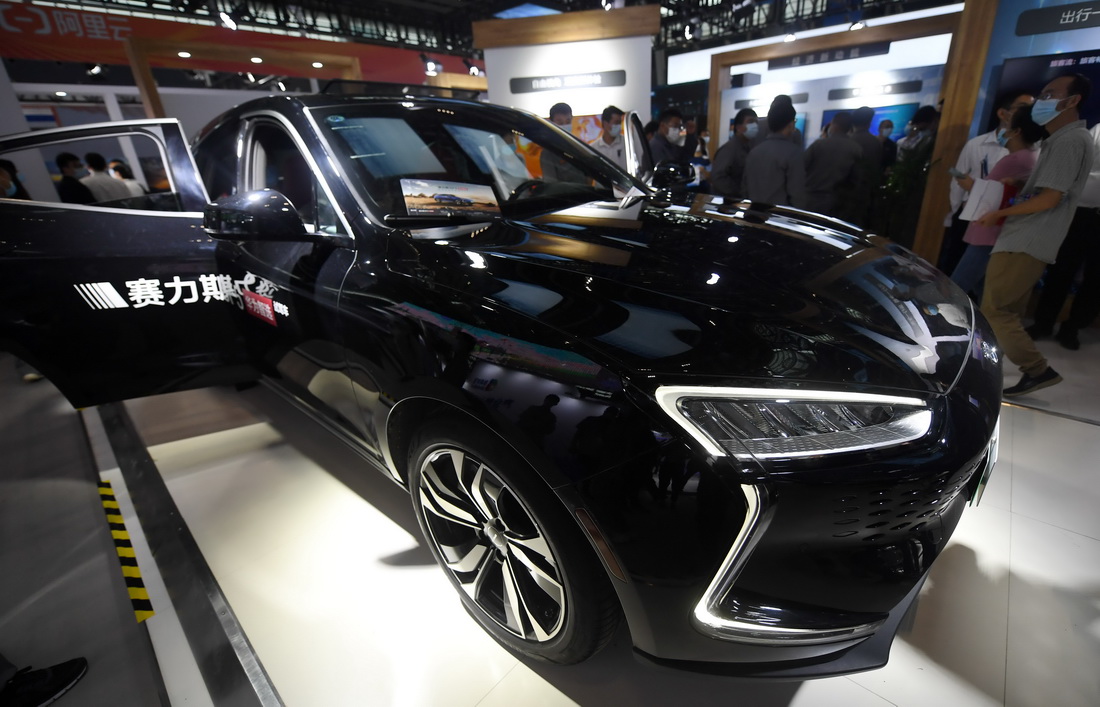 9月6日在博覽會現場拍攝的智能汽車。新華社記者 王曉 攝