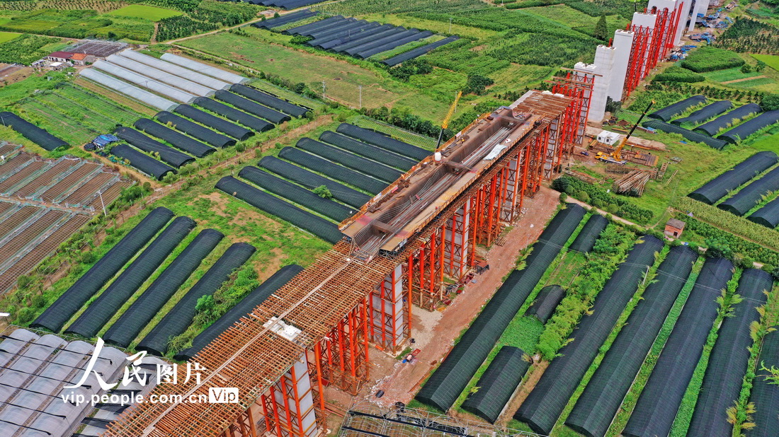 2021年9月12日，浙江省台州市杭溫鐵路仙居特大橋施工作業現場。