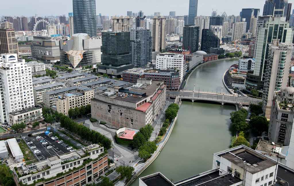 空中俯瞰蘇州河北岸的上海四行倉庫抗戰紀念館（9月16日攝，無人機照片）。