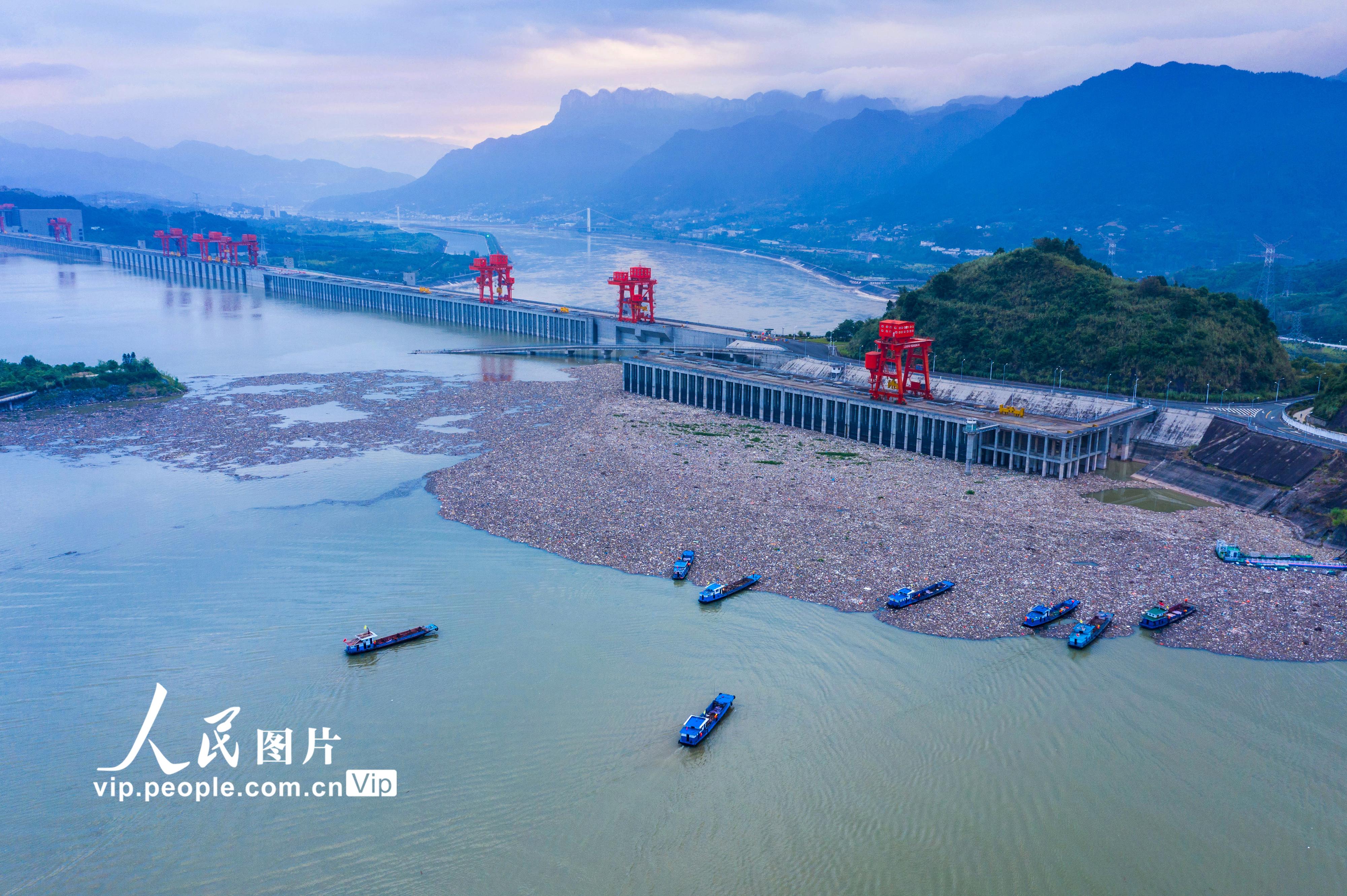 �����˲�����Ͽ��ǰ��Ưæ��2��