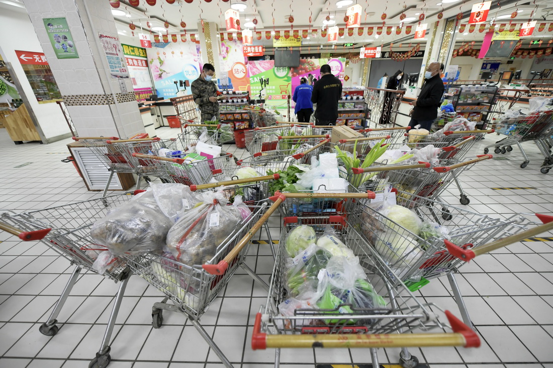 這是哈爾濱市巴彥縣一大型超市准備為居民配送的生活物資（9月27日攝）。新華社記者 王建威 攝