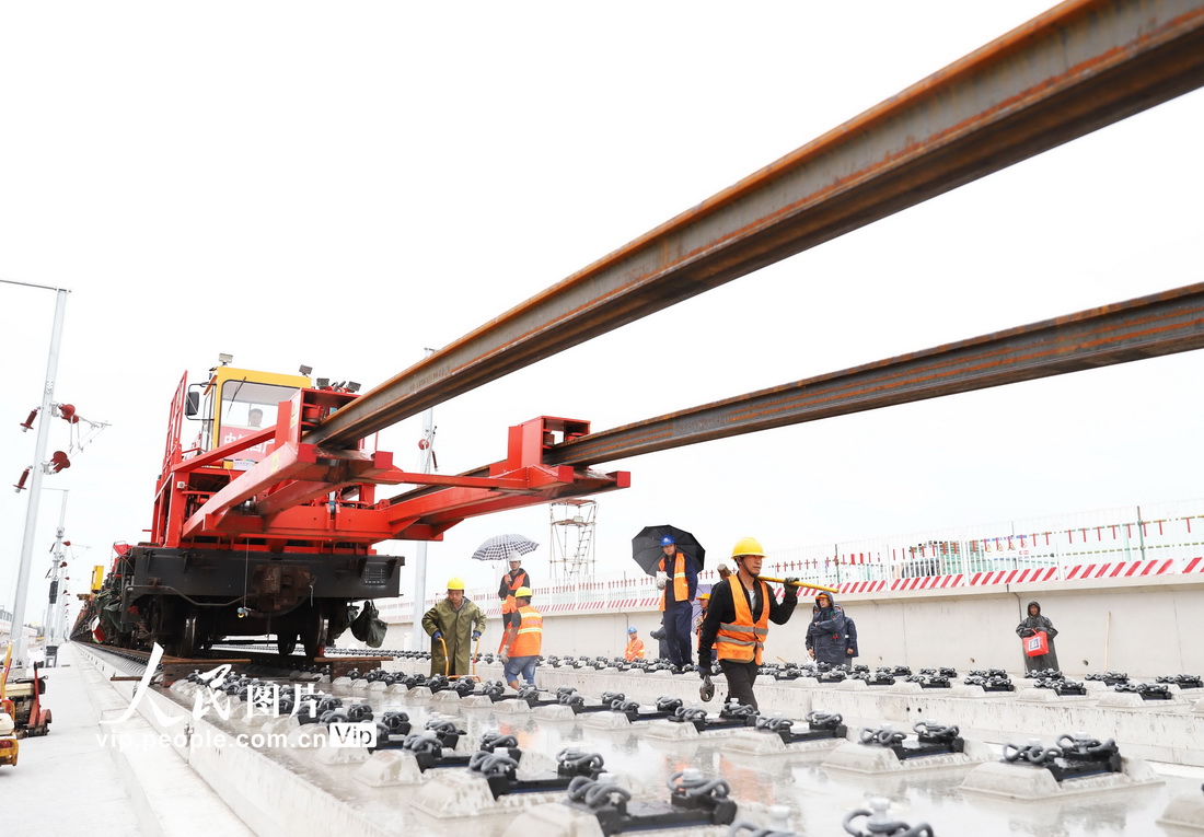 京唐城際鐵路鋪軌作業持續推進