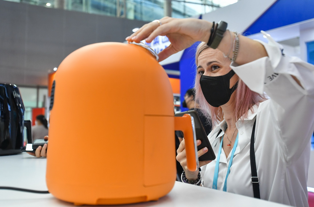 �����ݶԹ㽻��һ��չ̨չʾ�Ŀ���ը�������Ʋ���Ũ����Ȥ��10��15���㣩��