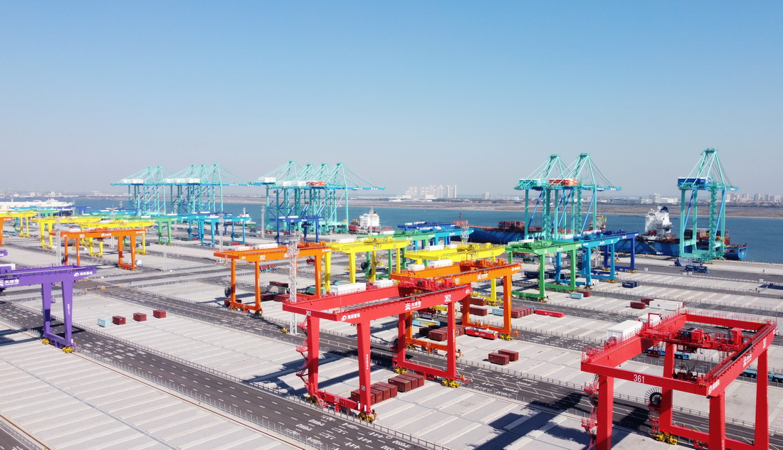 天津港“智慧零碳”碼頭投產運營