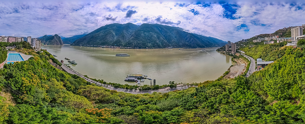 重庆：三峡水位升高 现高峡平湖景观