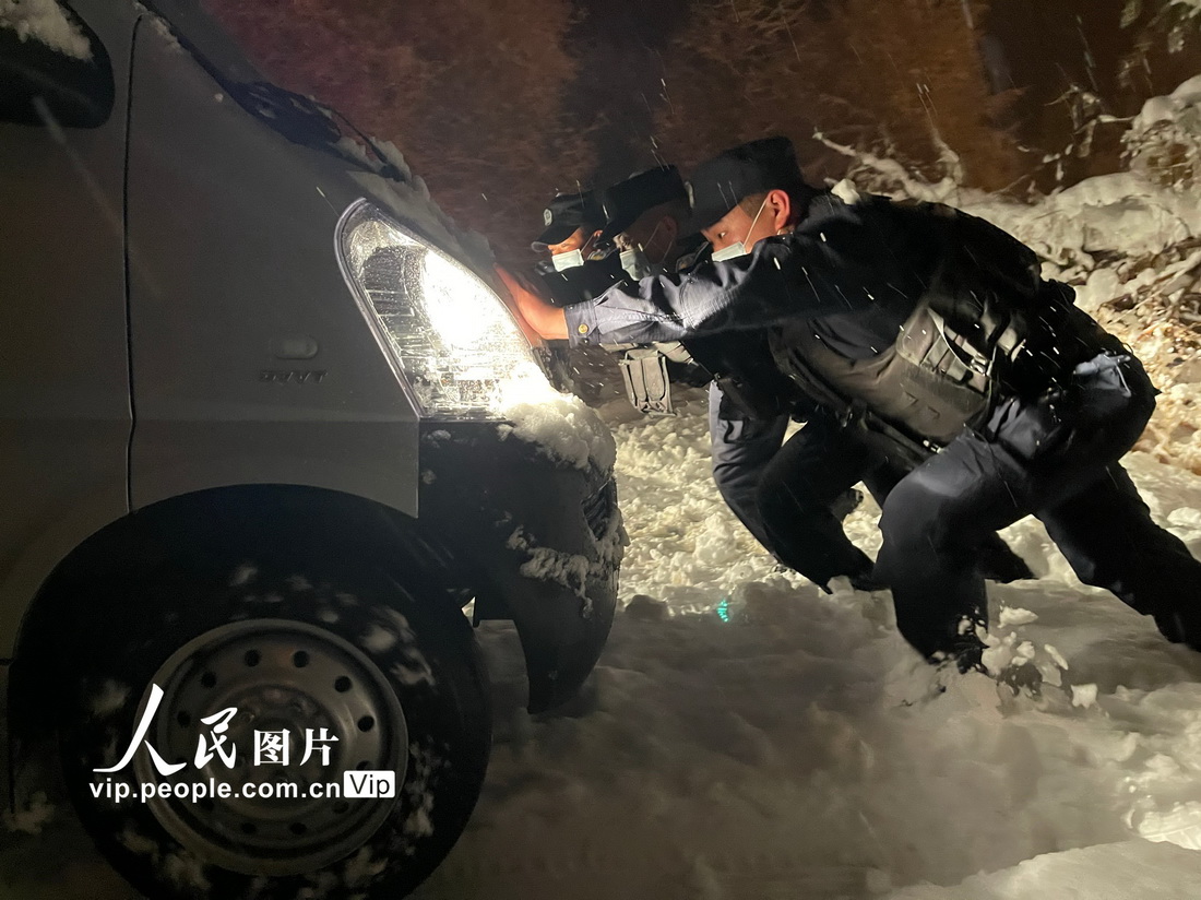 新疆阿勒泰：雪中馳援【4】