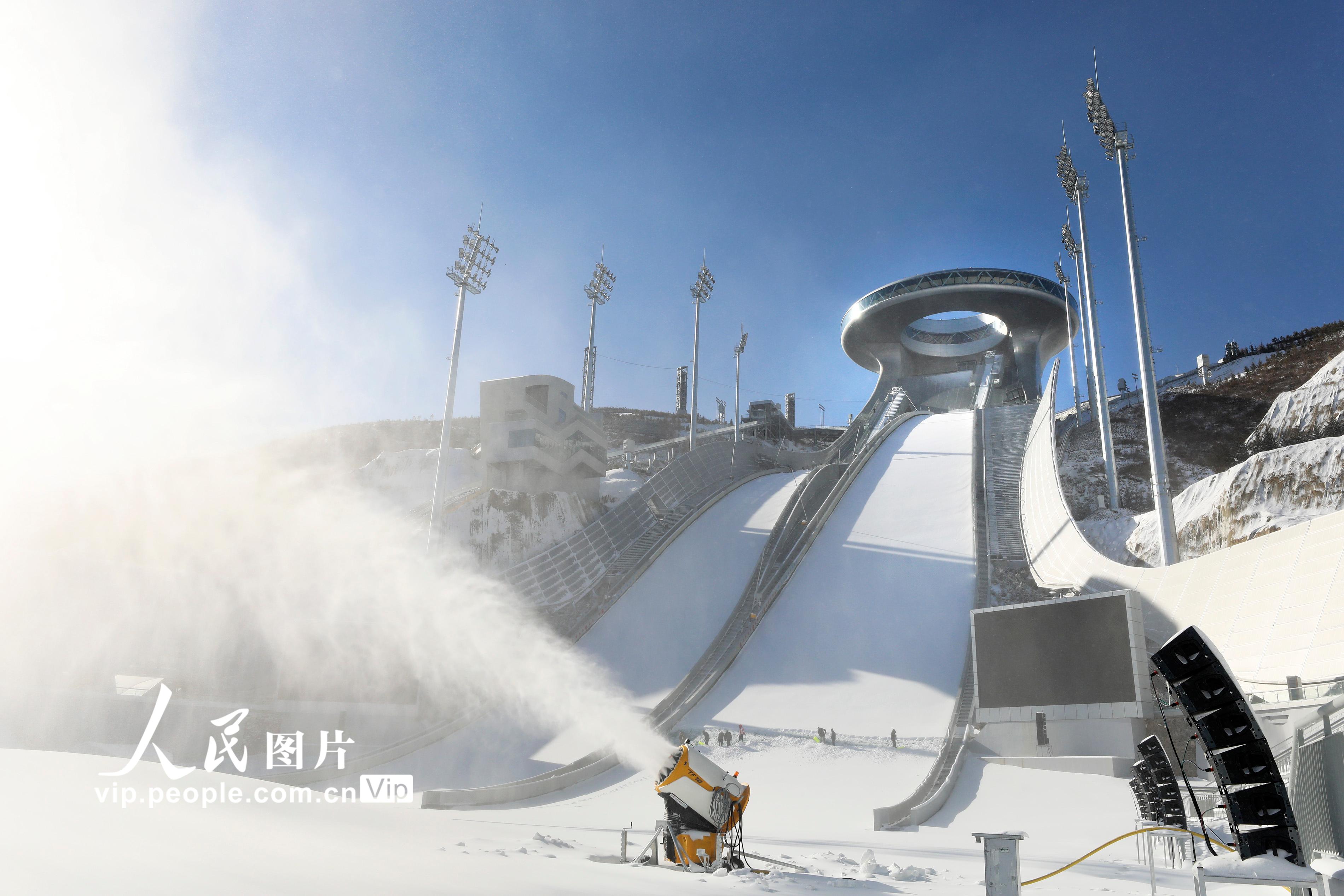 河北張家口：國家跳台滑雪中心“雪如意”開始造雪【6】
