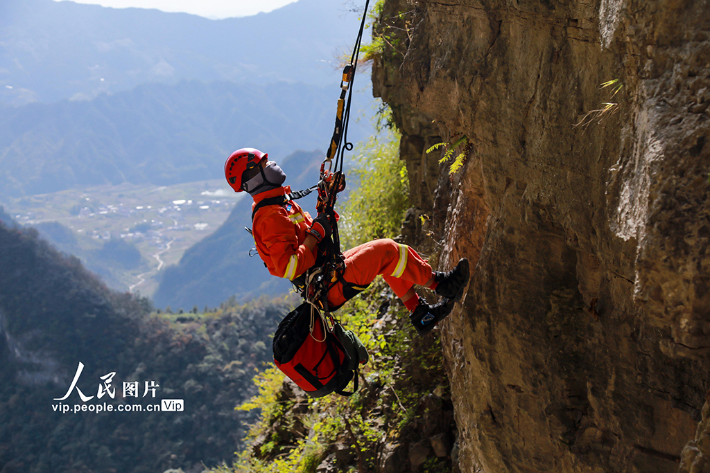 湖南省消防救援隊伍山岳救援技術交流賽在張家界舉行【9】