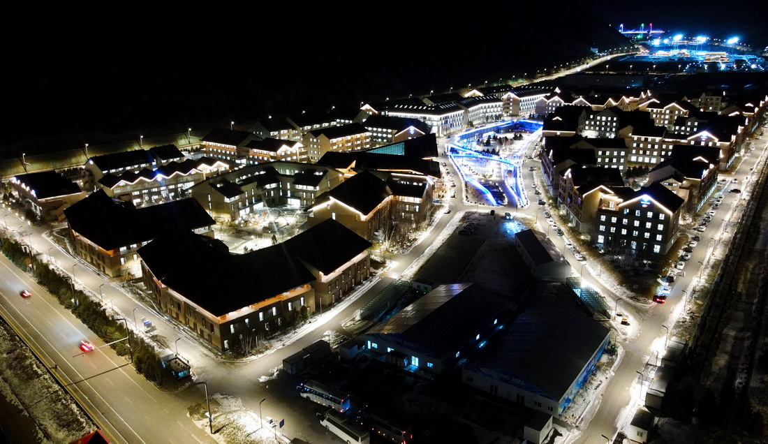 這是11月23日拍攝的張家口冬奧村夜景（無人機照片）。