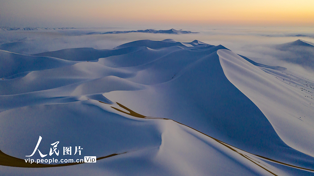 新疆塔克拉瑪干沙漠迎來罕見強降雪【19】