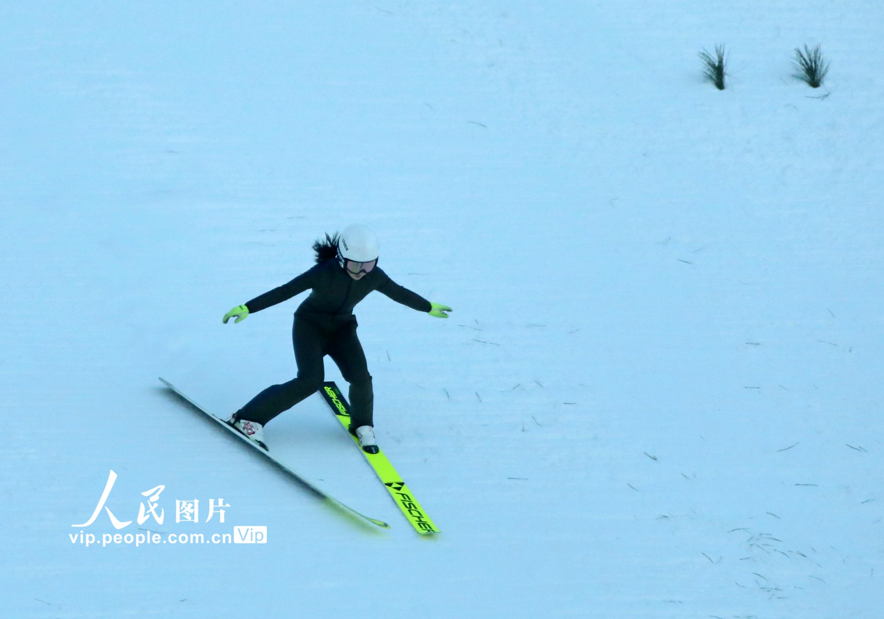 北京2022年冬奧會張家口賽區國家跳台滑雪中心迎來首日試滑【2】
