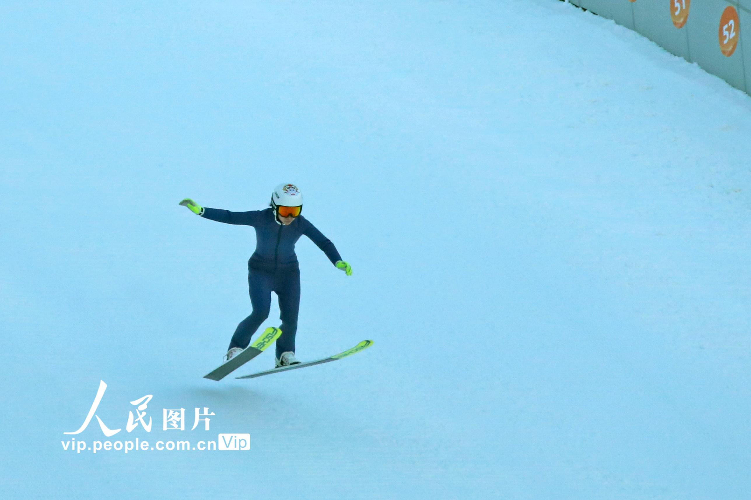 北京2022年冬奧會張家口賽區國家跳台滑雪中心迎來首日試滑【5】