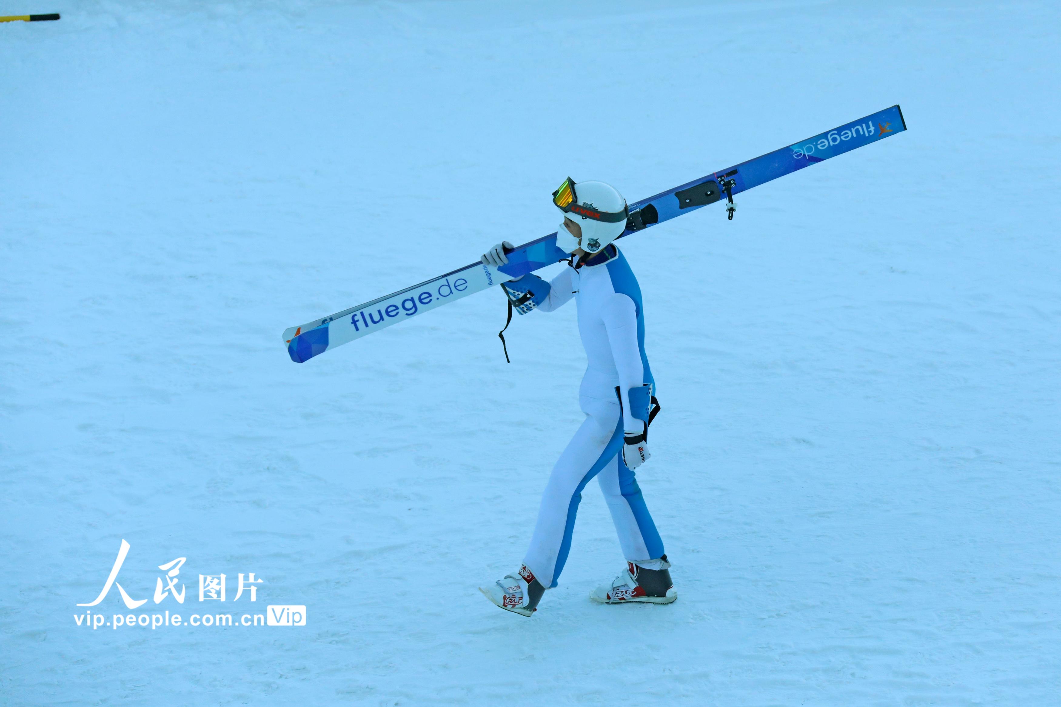 北京2022年冬奧會張家口賽區國家跳台滑雪中心迎來首日試滑【6】