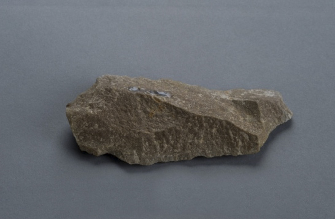  這是老奶奶廟遺址出土的石制品（資料照片）。新華社發（鄭州市文物考古研究院供圖）