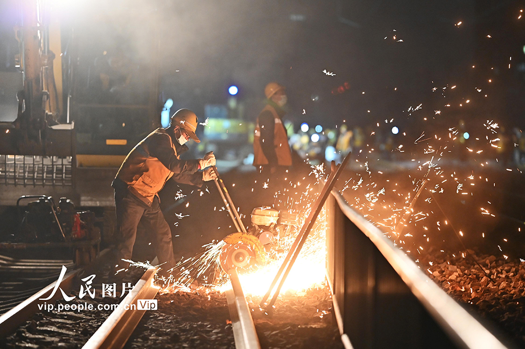 徐蘭高鐵鄭西段服役到期道岔設備集中更換施工完成