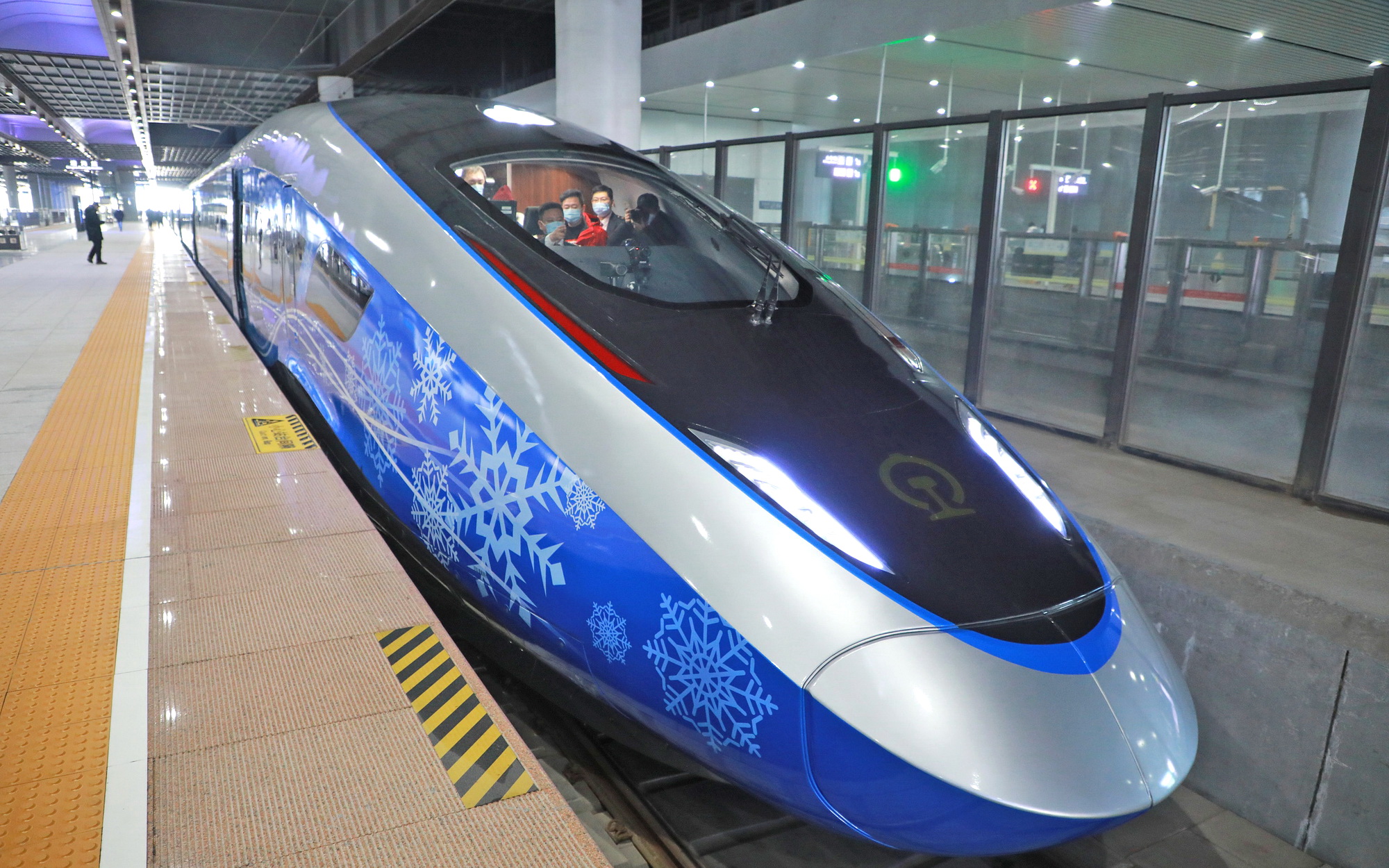 北京冬奧列車亮相京張高鐵