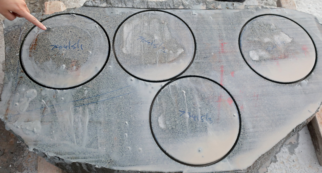 这是在凯斯冰壶厂拍摄的完成切割的花岗岩（1月24日摄）。