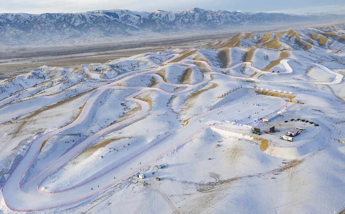 新疆溫泉縣越野滑雪場（2021年11月22日攝，無人機照片）。