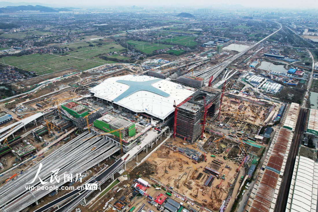 2022年2月21日，从空中俯瞰建设中的铁路杭州西站。