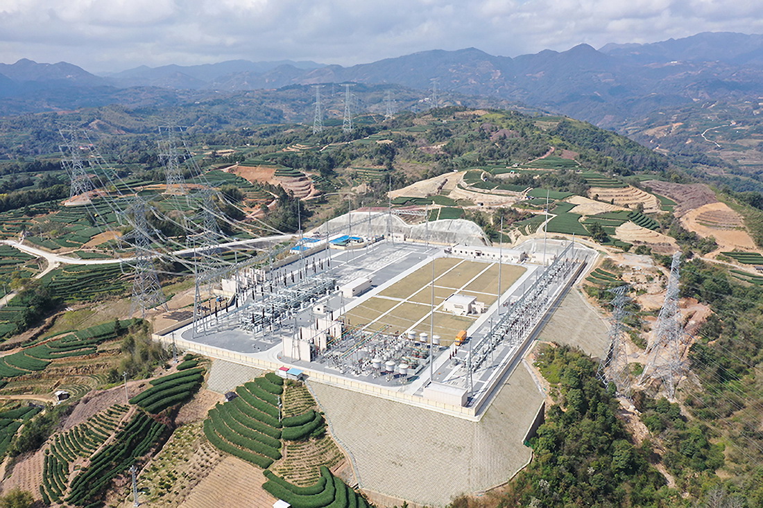 3月12日拍攝的福建棠園（福鼎）500千伏輸變電工程項目現場（無人機照片）。