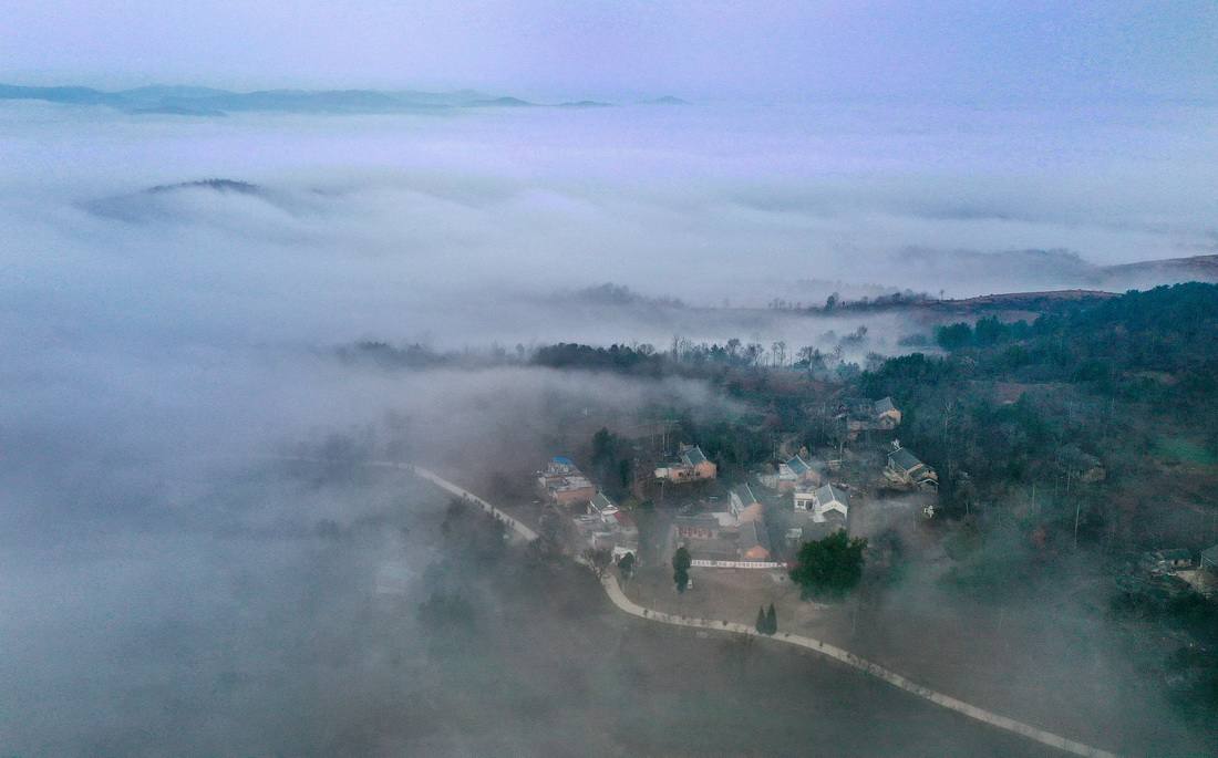 3月13日拍攝的洛南縣古城鎮南村風光（無人機照片）。新華社記者 陶明 攝
