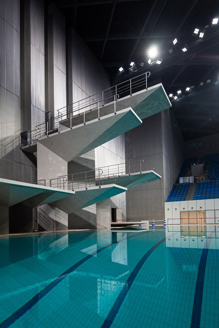 這是2021年4月12日拍攝的杭州奧體中心游泳館內景。新華社記者 江漢 攝