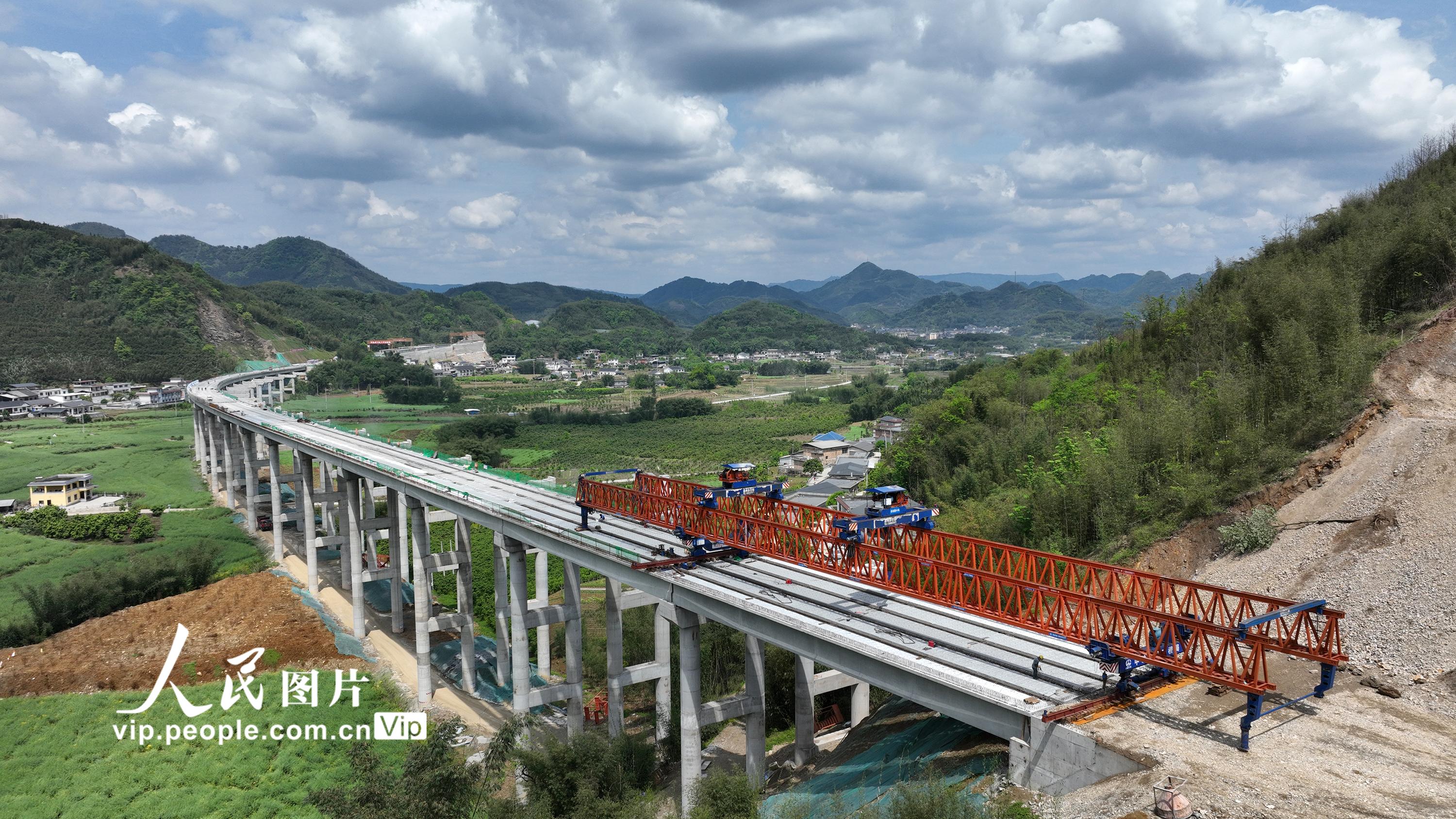重庆在建的一条高速，长约49.8公里，双向4车道，计划2023年竣工_高速公路