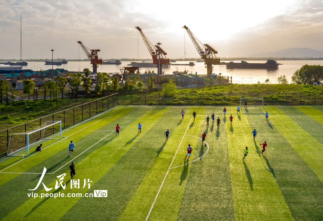 安徽銅陵：濱江生態體育公園受青睞