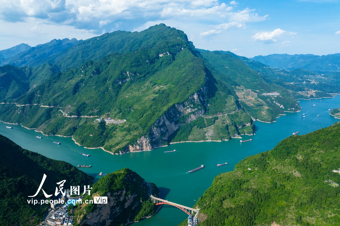 2022年5月2日，在湖北省宜昌市秭归县境内拍摄的长江三峡西陵峡段。