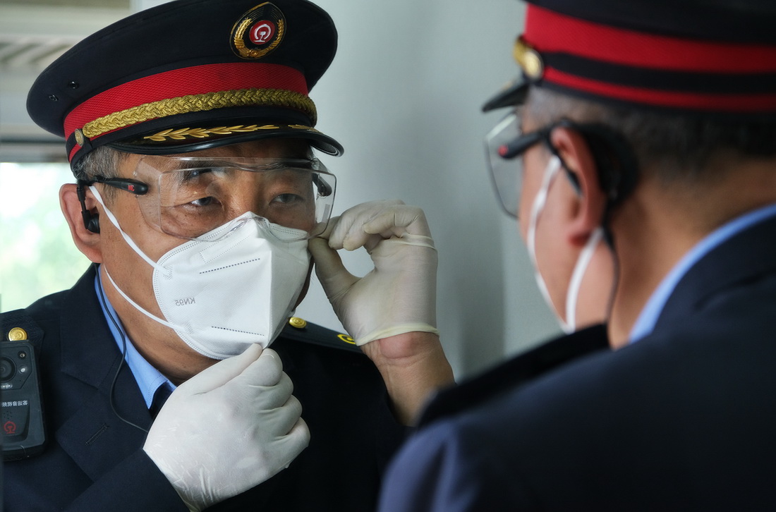 5��1�գ���·�����˶γ���Աţ��Ȫ���������Լ��ķ�����Ʒ��