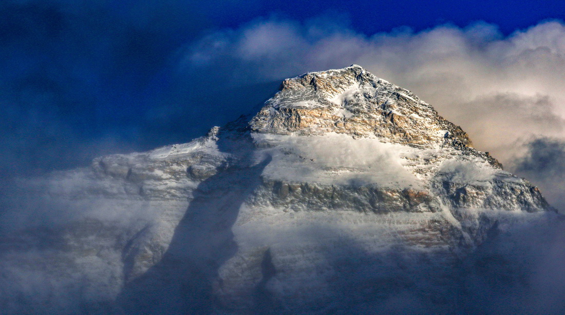 这是5月2日拍摄的珠穆朗玛峰。新华社记者 姜帆 摄