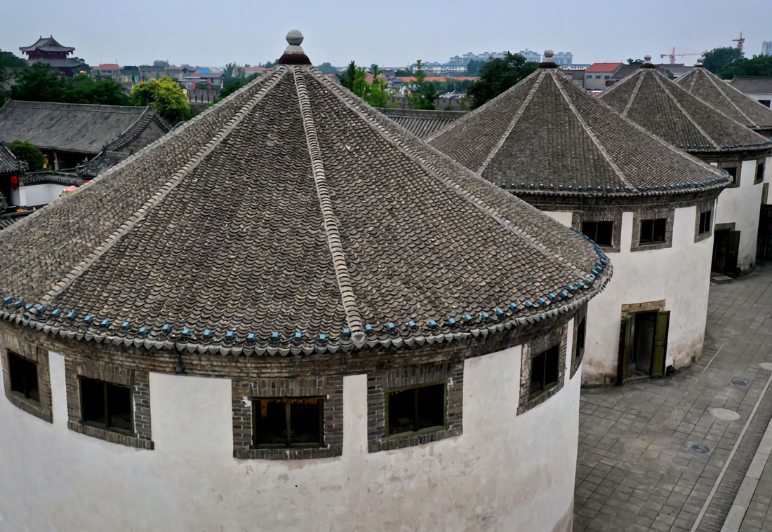 这是6月9日拍摄的位于河南浚县古城内的土圆粮仓（无人机照片）。