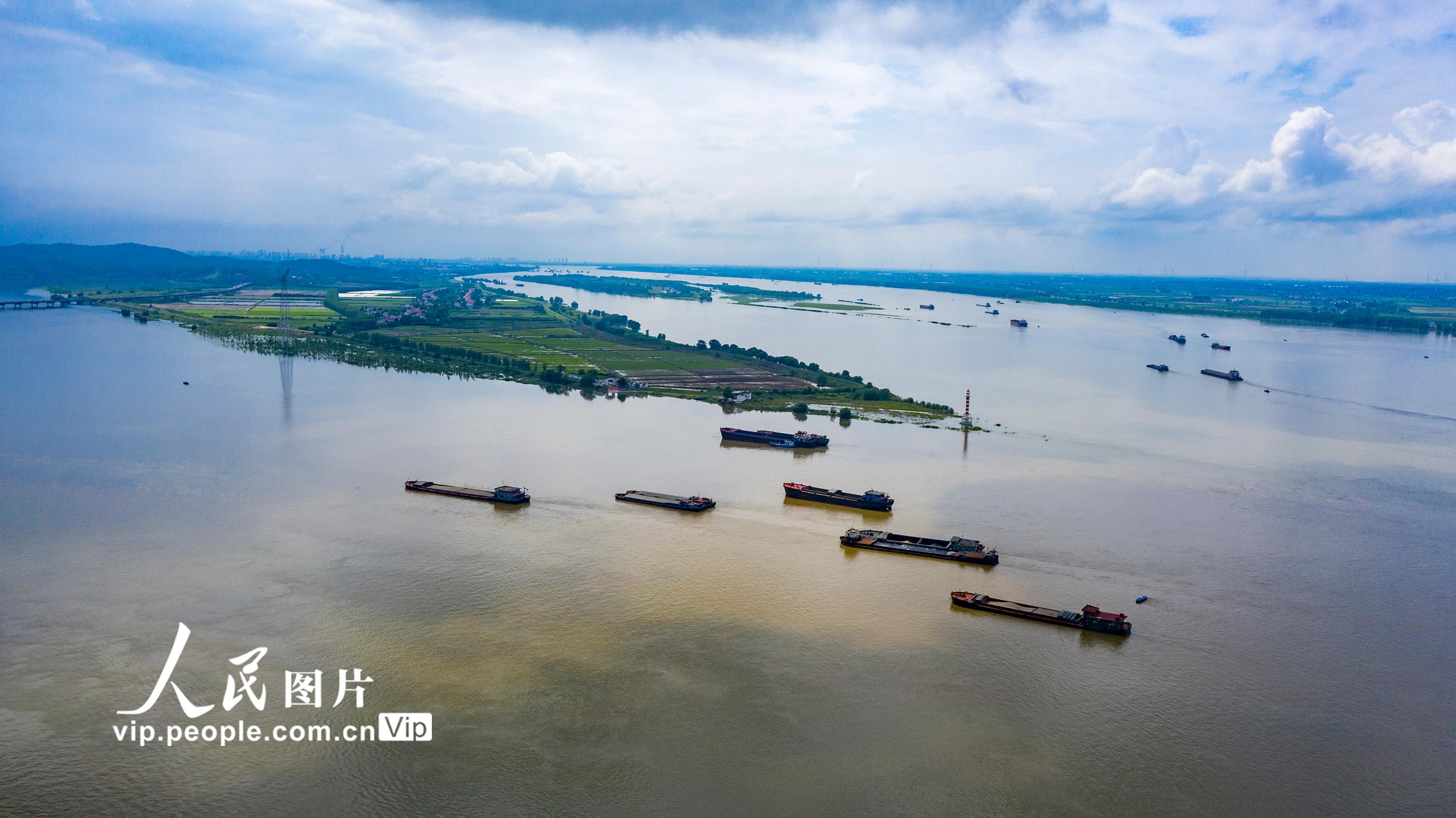 江西湖口：长江和鄱阳湖水位快速上涨
