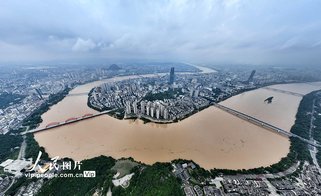 广西柳州：超警戒洪峰过境