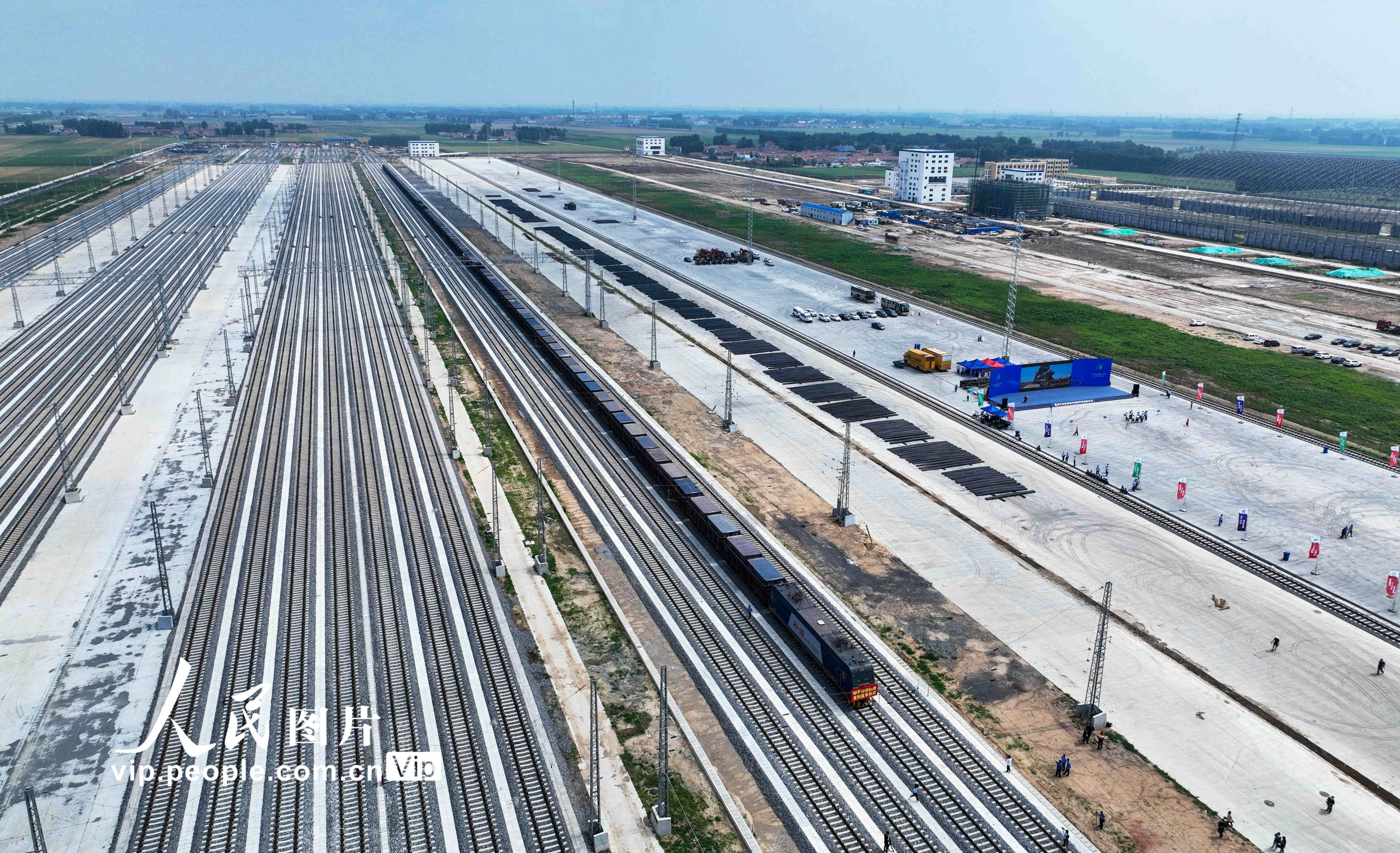 2022��6��28�գ�����װ����������34302�λ����г�ͣ����ɽ����ƽ����վ��׼�������½�ʯ���ӡ�