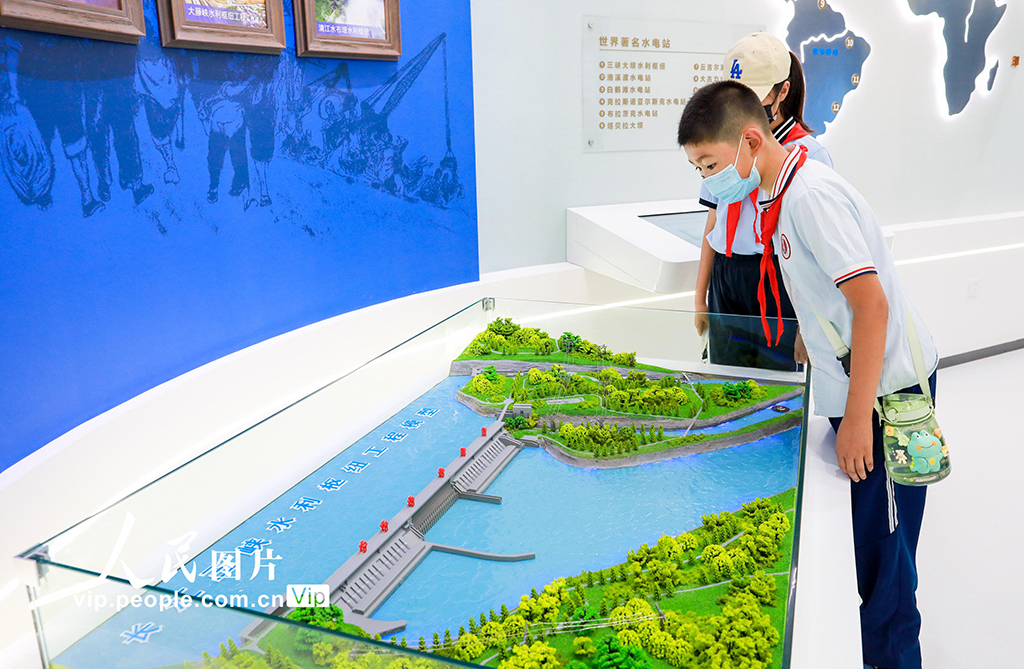 内蒙古呼和浩特：黄河・长江水生态科技展览馆开馆