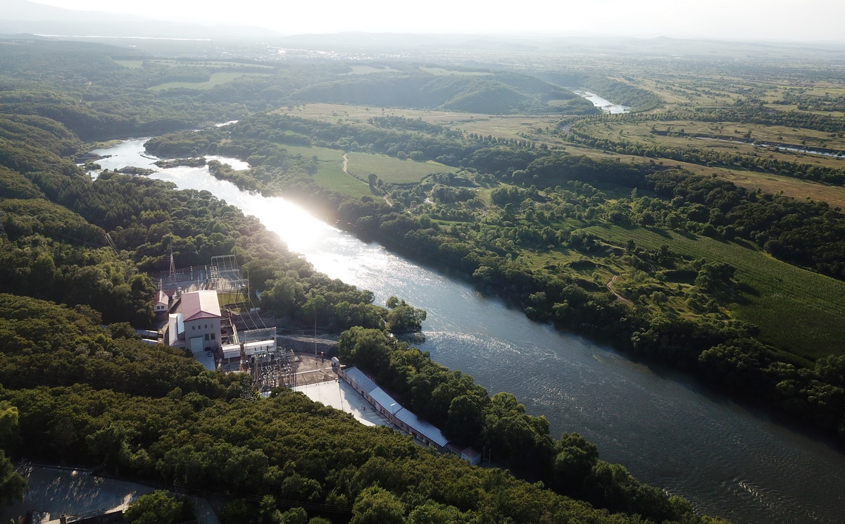  這是8月11日拍攝的鏡泊湖發電廠生產廠房（無人機照片）。