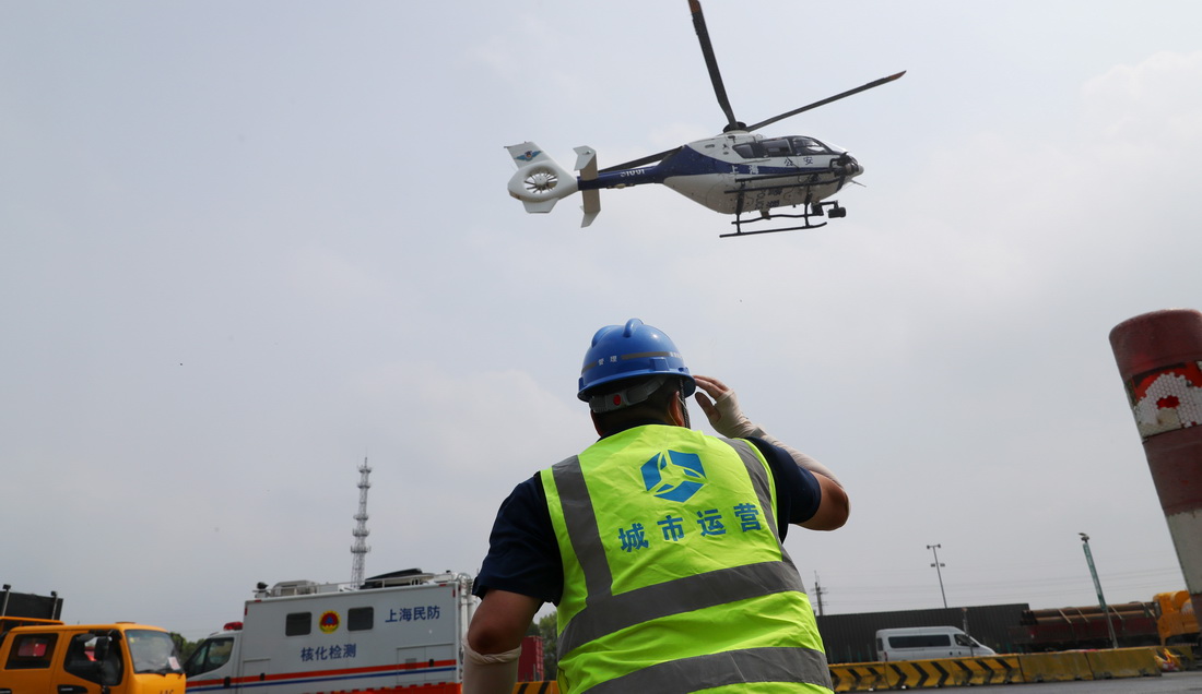 8月30日，一架參加演練的警航直升機抵達模擬救援事故現場上空。