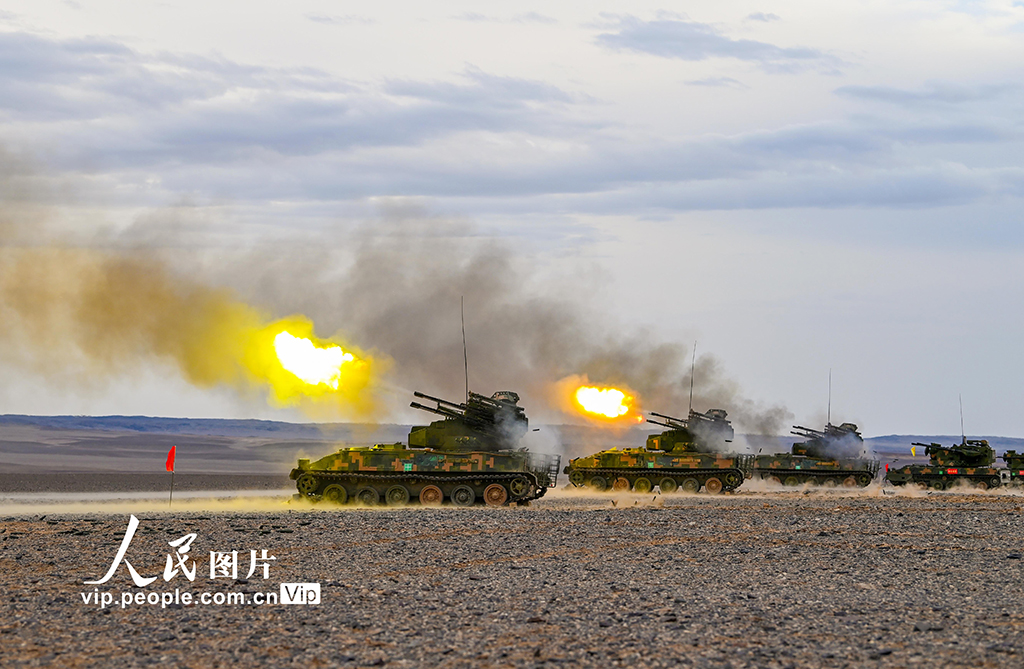2022年8月27日，陸軍第71集團軍某旅組織防空分隊進行多炮集火射擊。