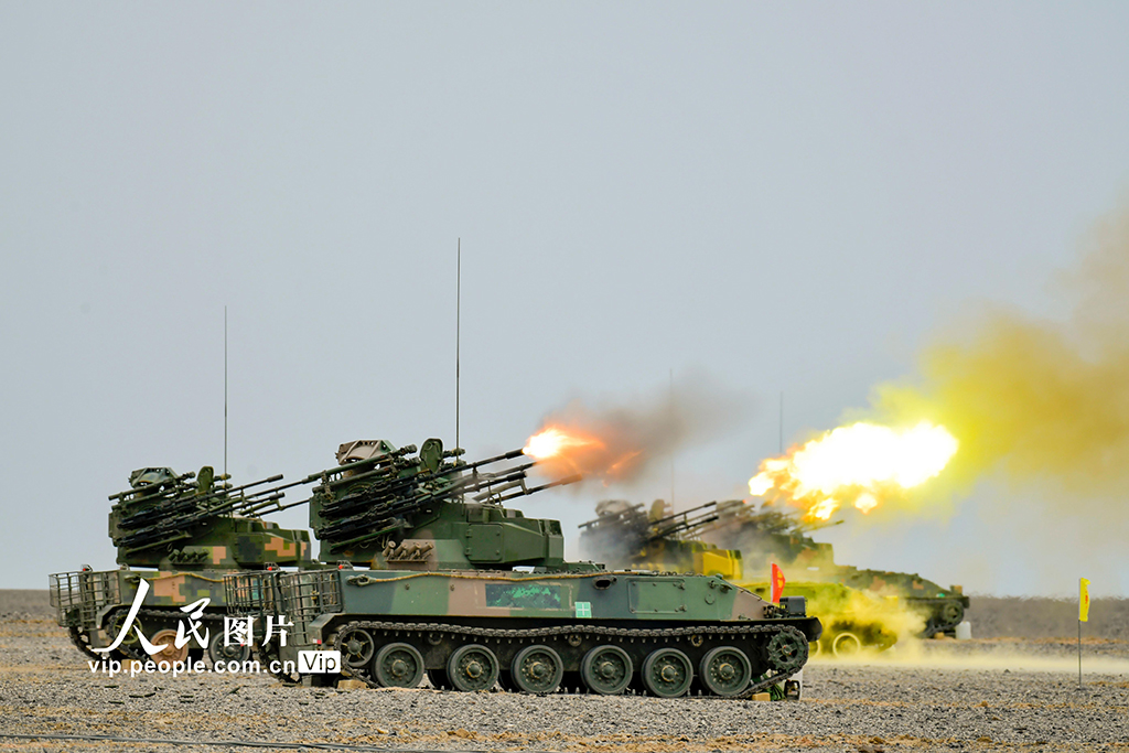 2022年8月27日，陸軍第71集團軍某旅組織防空分隊進行多炮集火射擊。