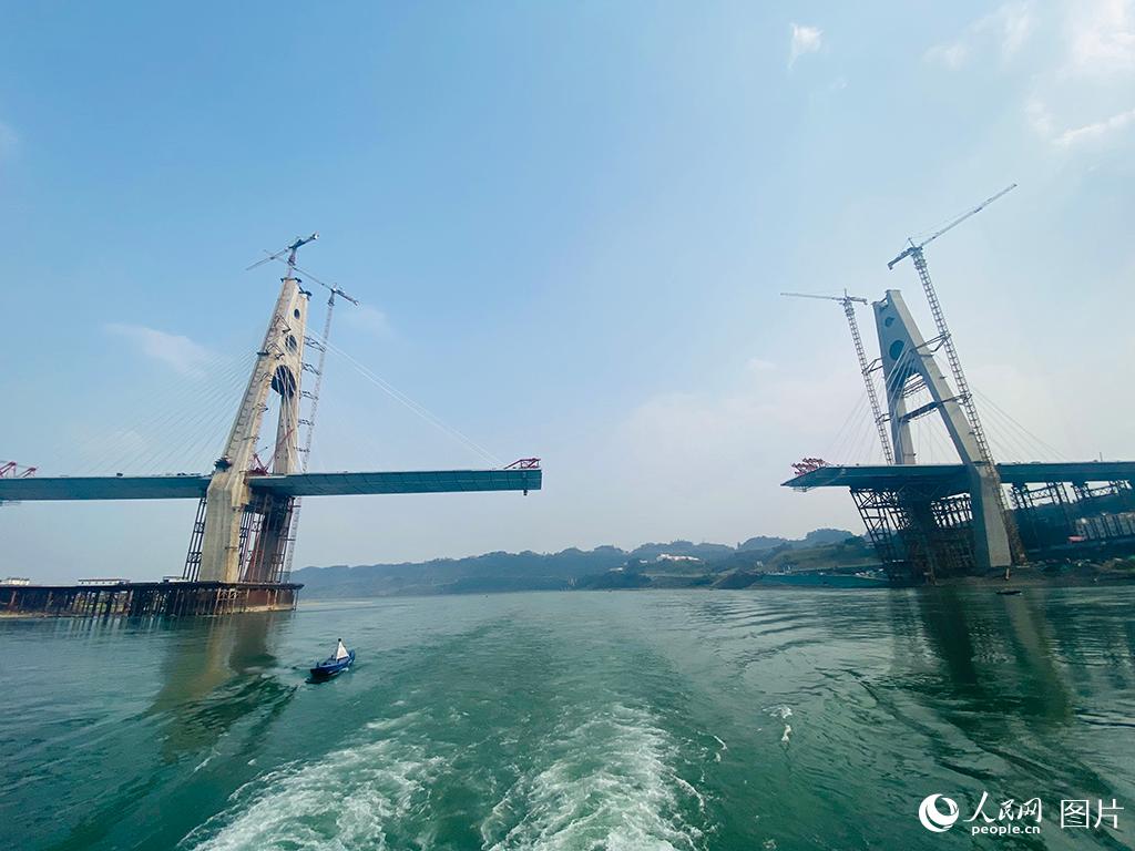 建設中的宜賓臨港長江大橋