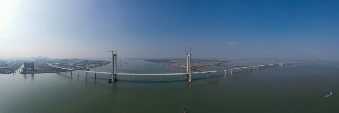 建設中的深中通道中山大橋（10月8日攝，無人機照片）。