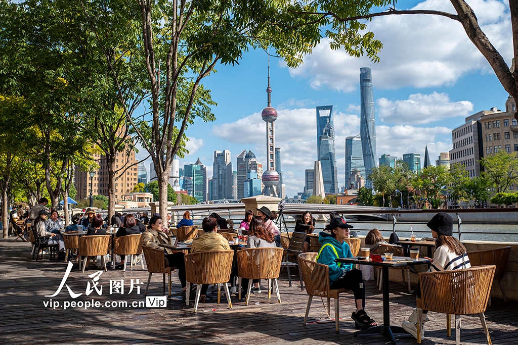 上海：苏州河畔秋意渐浓 “一江一河”成“生活秀带”