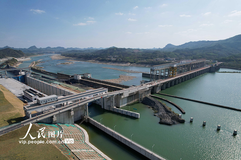 广西柳州：红花水电站二线船闸建成通航【7】