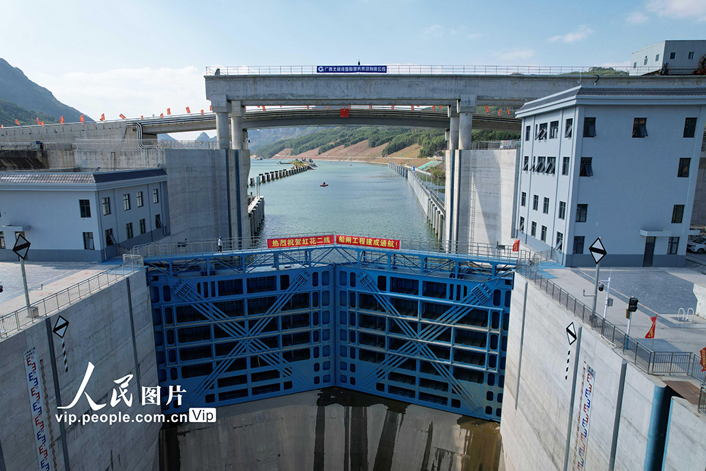 广西柳州：红花水电站二线船闸建成通航【6】